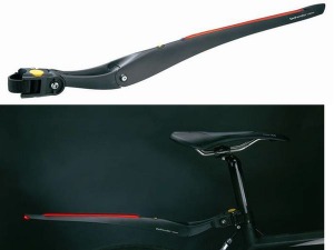 テールライトがセットされたフェンダー登場 画像