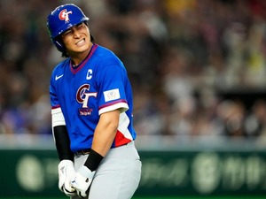 【WBC2026】日本戦を前に……台湾代表の精神的支柱“イケメン主将”が死球骨折　現地メディアは落胆「残りの試合を欠場する可能性が高い」 画像