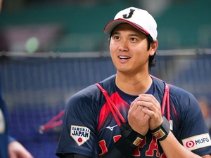 【WBC2026】対戦直前だけど……大谷翔平の打撃練習を豪州代表メンバーが堪能　圧巻の“本塁打ショー”でニコニコ「お手上げポーズ」 画像