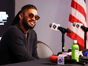 【WBC2026】“お～いお茶”拒否のソトが居ぬ間に……タティスJr.はちゃっかり商品アピール「オファーの電話待ってるよ」　大谷翔平の後釜狙う 画像