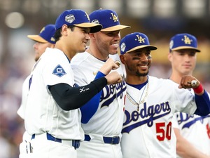 【MLB】ドジャース連覇の証、超豪華チャンピオンリングの詳細が判明　「ダイヤモンド318個」「サファイア95個」が輝くゴージャス仕様 画像