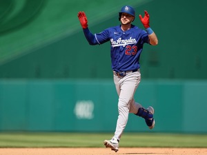 【MLB】新1、2番コンビ大谷翔平とアベック弾、ドジャース移籍後1号を放ったタッカー「今は安打が出れば何でもいいよ」と本音も 画像