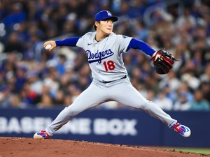 【MLB】“今季2勝目”山本由伸、無死満塁で圧巻火消しのベシアに「助けられました」　7回途中1失点でドジャース5連勝　 画像