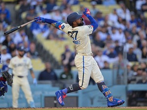 【MLB】ド軍の会心勝利を公式が称賛　決勝弾のテオスカーは「毎回大量得点を狙う」　ロバーツ監督は「素晴らしい」と先発陣に高評価 画像