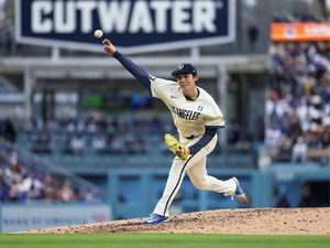 【MLB】佐々木朗希、鈴木誠也らに3被弾も初勝利なるか　6回途中5K4失点の粘投、満塁ピンチもドライヤーら好救援 画像