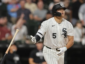 【MLB】村上宗隆に豪快弾を浴びたツインズ右腕、ショックで？グラブを落とす　本塁打をお膳立てした西田陸浮の深々お辞儀も話題に 画像