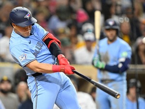 【MLB】「唯一無二の輝きを放つ存在」岡本和真の奮闘を地元記者が絶賛……チーム唯一の2桁アーチに「彼がいなかったら今季は完全に終わっていた」 画像