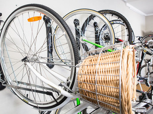 これが新しい自転車収納のスタイル、壁に自転車をかけるための「Steadyrack」登場 画像