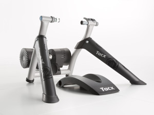 タックスからスマホ＆タブレットと連携できるサイクルトレーナーが登場 画像