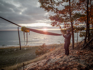軽い早い、どこでもハンモック「Rapid Hammock」米ミシガン 画像