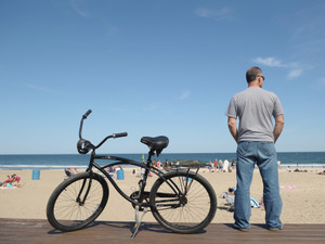 【なくせ！自転車事故】自転車が歩道を通行するときは歩行者優先 画像