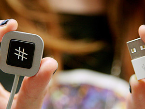 ホントに必要？　ハッシュタグを打つためだけのワンボタンキーボード「ハッシュキー」 画像