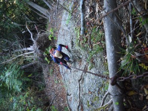【小さな山旅】鎖場を登るのがとにかく楽しい、クサリバーズ・ハイ…湯沢挟・篭岩（２） 画像
