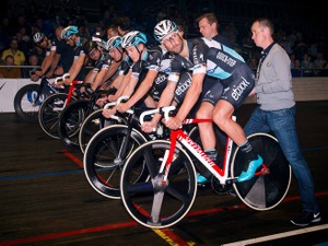 エティックス・クイックステップのプレゼンテーション、チーム内対決はカベンディッシュが優勝 画像