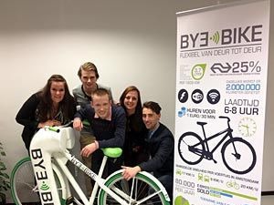 ワイヤレス充電&スマホ連動のEバイク、プロトタイプ公開　アムステルダム学生チーム 画像