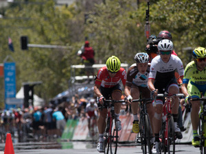 【ツアー・ダウンアンダー15】エバンスは引退前に総合3位と健闘「次世代の選手にバトンを渡す」 画像