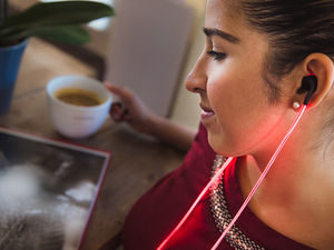 鼓動にあわせて点滅するコード「Glow」 サンフランシスコ 画像