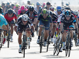 【ドバイ・ツアー15】第1ステージ、カベンディッシュがリム差のスプリントを制し今季2勝目 画像
