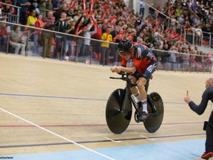 ローハン・デニスのアワーレコード新記録達成ハイライト映像 画像