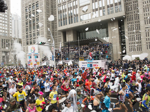 【東京マラソン15】東京マラソン、最初の走者から最後の走者がスタートし終わるまで30分以上 画像
