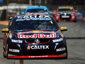 【CLIPSAL15】レース1、昨年のV8チャンピオンのJamie Whincupが勝利 画像