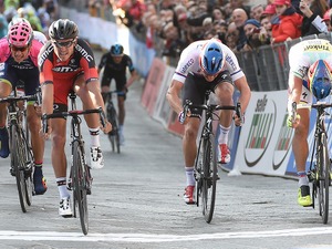 【ティレーノ～アドリアティコ15】第3ステージ、BMCのバンアーベルマートが上り坂スプリントで今季初勝利 画像