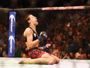 【格闘技】UFC女子ストロー級、新チャンピオン誕生！…「タイトルマッチと思えない程の実力差を感じた」 画像