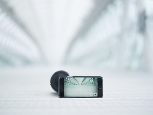 逆転の発想！一眼レフレンズをスマホで使う「Turnikit」 画像