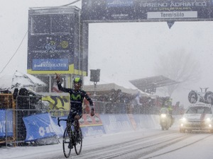 【自転車ロード】悪天候下でのレース開催をどうする？UCIなどが基準を制定へ 画像