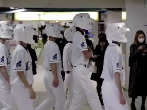 プロ野球まもなく開幕！　西武ライオンズ、44人の獅子が街中に出没するカウントダウンムービー公開 画像