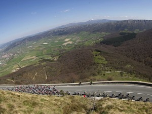 【自転車ロード】バスク一周第2S、トレックのフェリーネがワールドツアー初勝利 画像