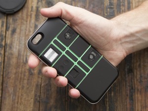 バッテリー、カメラにライト、機能をカスタマイズできるスマホケース「nexpaq」 画像