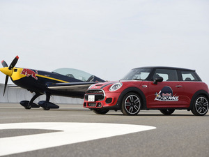 【レッドブル・エアレース 】MINI、JCW をオフィシャルカーとして提供 画像