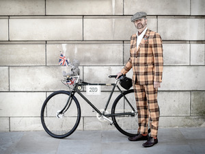 【LONDON STROLL】ツイードを着こなすサイクリングイベント「The Tweed Run」 画像