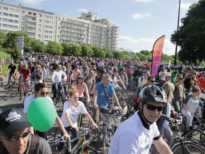【ヴェロシティ15】フランス・ナントを7000人のサイクリストが走る 画像