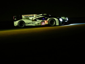 【ルマン24時間 2015】詳報7 逃げるポルシェに追うアウディ、トップ争いは持久戦に突入 画像