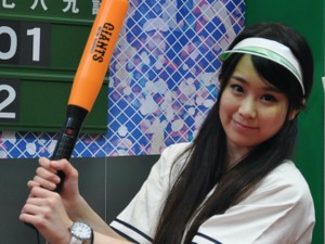 【おもちゃショー15】ヒットを打てばヒーローになれる「ライブ中継！スイングベースボール」 画像