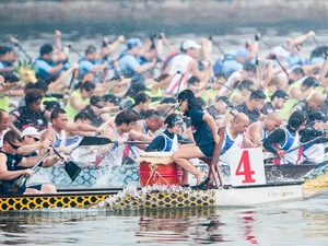 【豪州レポート】2000年以上の歴史あるドラゴンボートでレース 画像