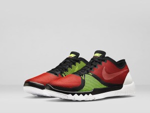 足をシューズにホールドする「ナイキ フリー トレーナー 3.0」7月8日発売 画像