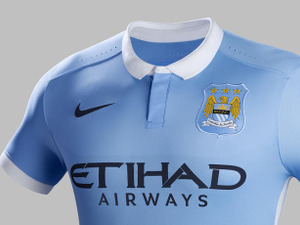 ナイキ、伝統的なシルエットの「マンチェスターシティ ホームキット」 画像