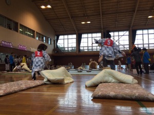修学旅行でおなじみ「まくら投げ」がスポーツに…全国大会やプレイベント開催 画像