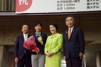 高木美選手に栄誉賞　平昌五輪スケート「金」で　横浜市