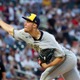 【MLB】驚愕の100マイル超え「89／216球」……ブルワーズ23歳怪物右腕、史上最少“デビュー5登板”でAS選出に涙「言葉が出ないよ……」 画像