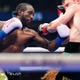 クロフォード、カネロ撃破で“史上初”3階級での4団体統一王者に輝く　米メディアも称賛「7万482人の観客らに前で……」 画像