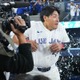 【MLB】マルチ安打の岡本和真、ゲレーロJr.から「水ザバー！」でメジャーの洗礼　“サヨナラ機演出”で開幕戦勝利に貢献 画像