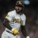 【MLB】大谷翔平の初球スイーパーに手を出して併殺打……満塁のチャンスを潰したタティスJr.に批判の声　公式サイトも「もういい加減にして」 画像