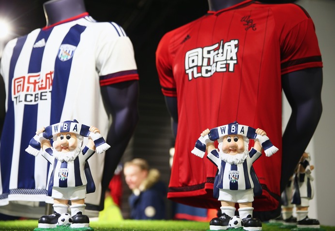 WEST BROMWIC ALBION、右がアウェイ。（c）Getty Images