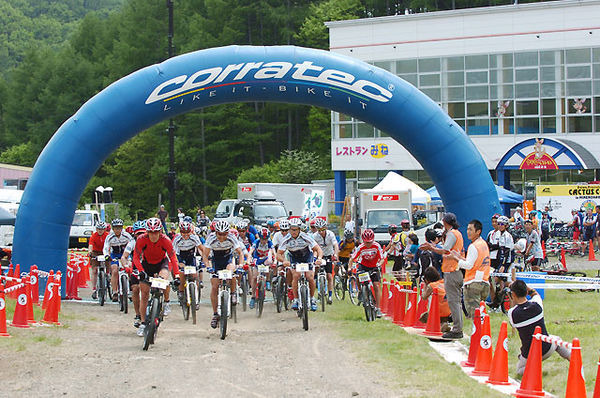6月7日・8日の両日、長野県の峰の原高原で「カクタスカップin峰の原」（ダイワ精工主催）が開催され、約400人の自転車ファンが参加した。