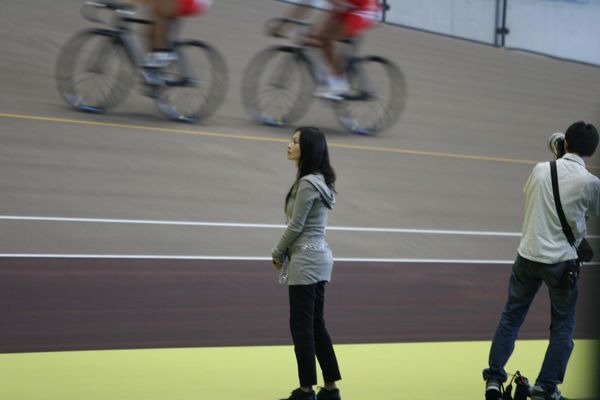 女優・北川えりの自転車コラム「タイヤがあればどこまでも」の第9回を公開しました。タイトルは「自転車で頑張っている人たち」。