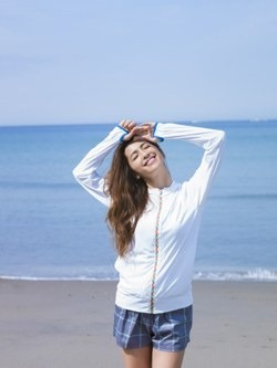 水着のアリーナ、2014年のブランドキャラクターとして中村アンを起用